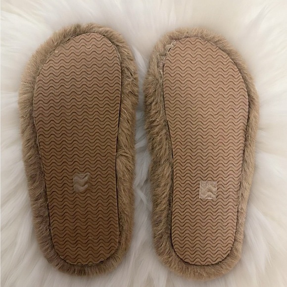 Cozy Faux Fur Slippers in Tan - Picture 3 of 3